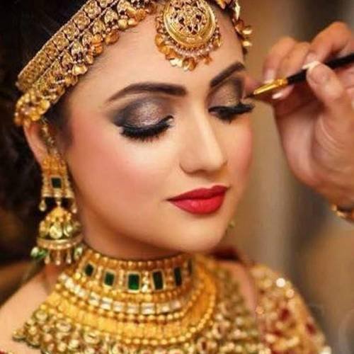 Best Airbrush Makeup Artist in East Delhi