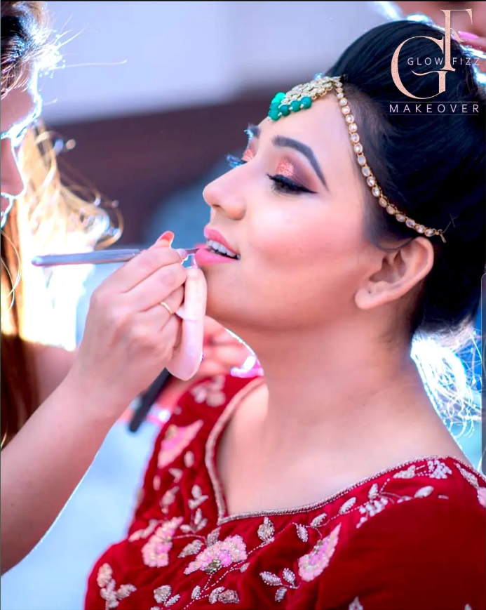 Luxury Beauty Parlour in Delhi