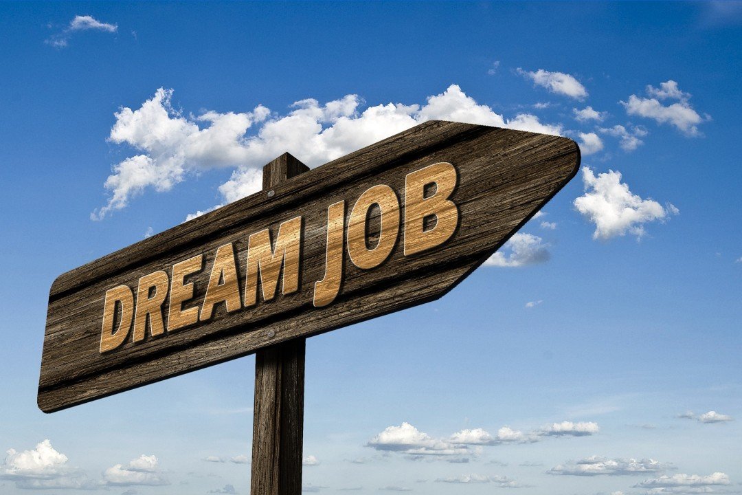 10 Smart Ways to Get Your Dream Job Faster in 2025